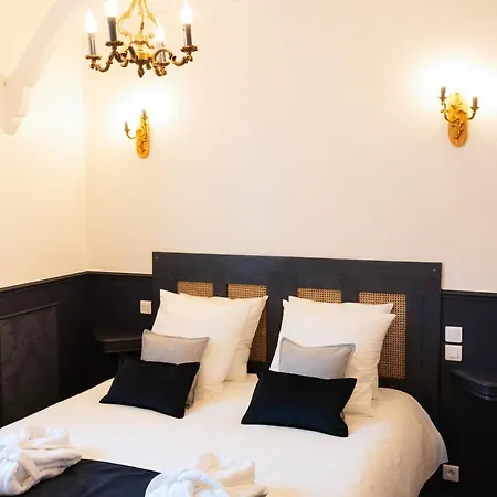Domaine La Grange D Hotes 住宿加早餐酒店 4*